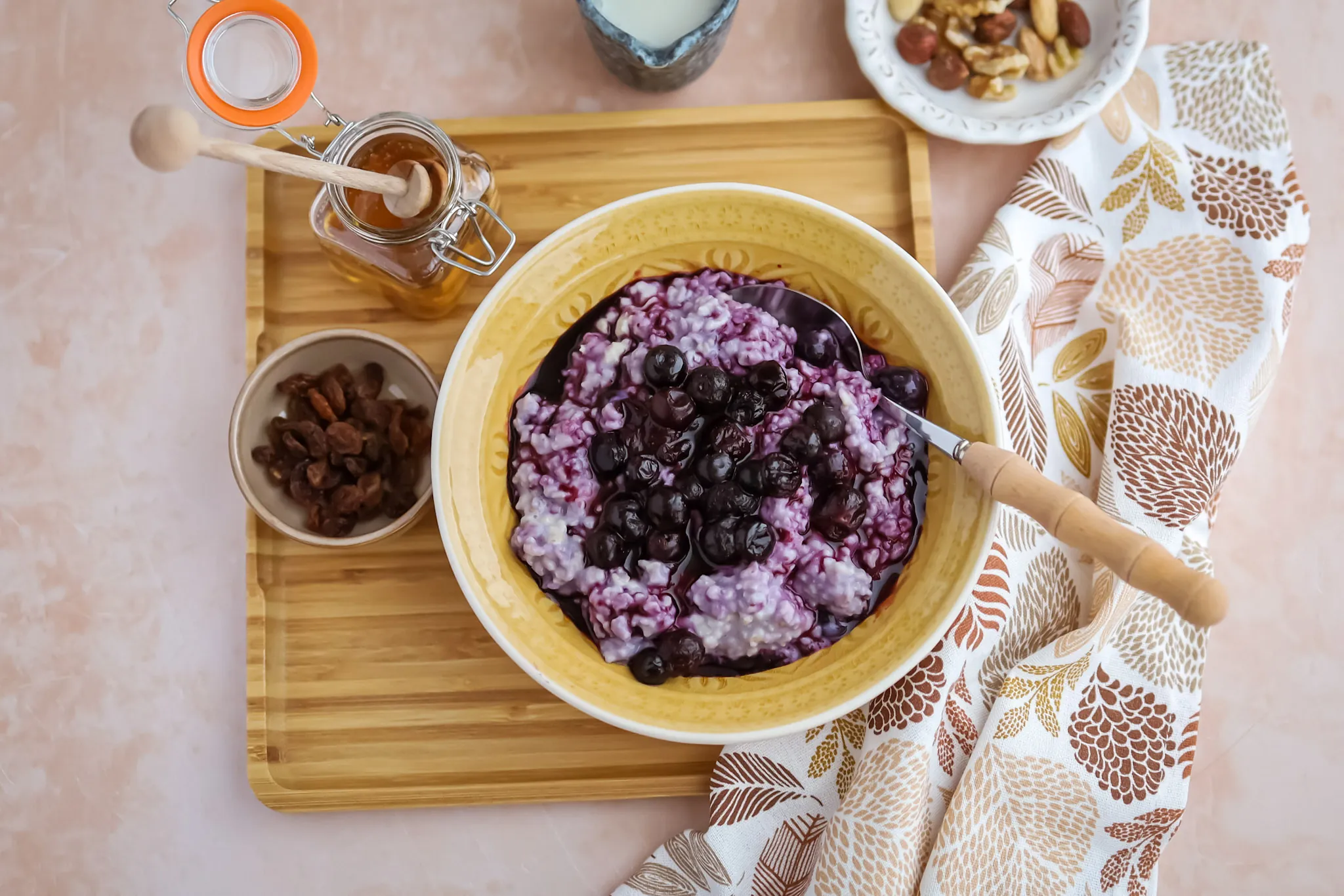Blueberry Oatmeal with Raisins & Honey