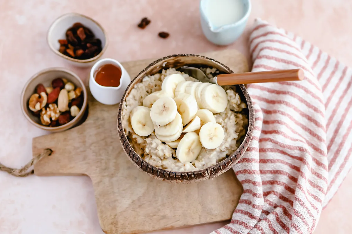 Banana Oatmeal with Raisins & Honey