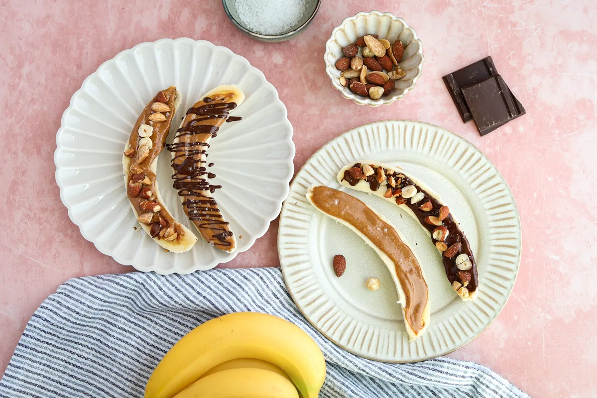 Banana Sandwich with Peanut Butter & Dark Chocolate