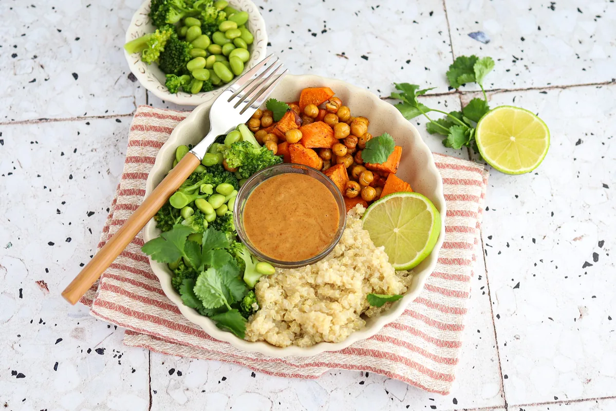 Buddha Bowl with Quinoa, Sweet Potato & Edamame