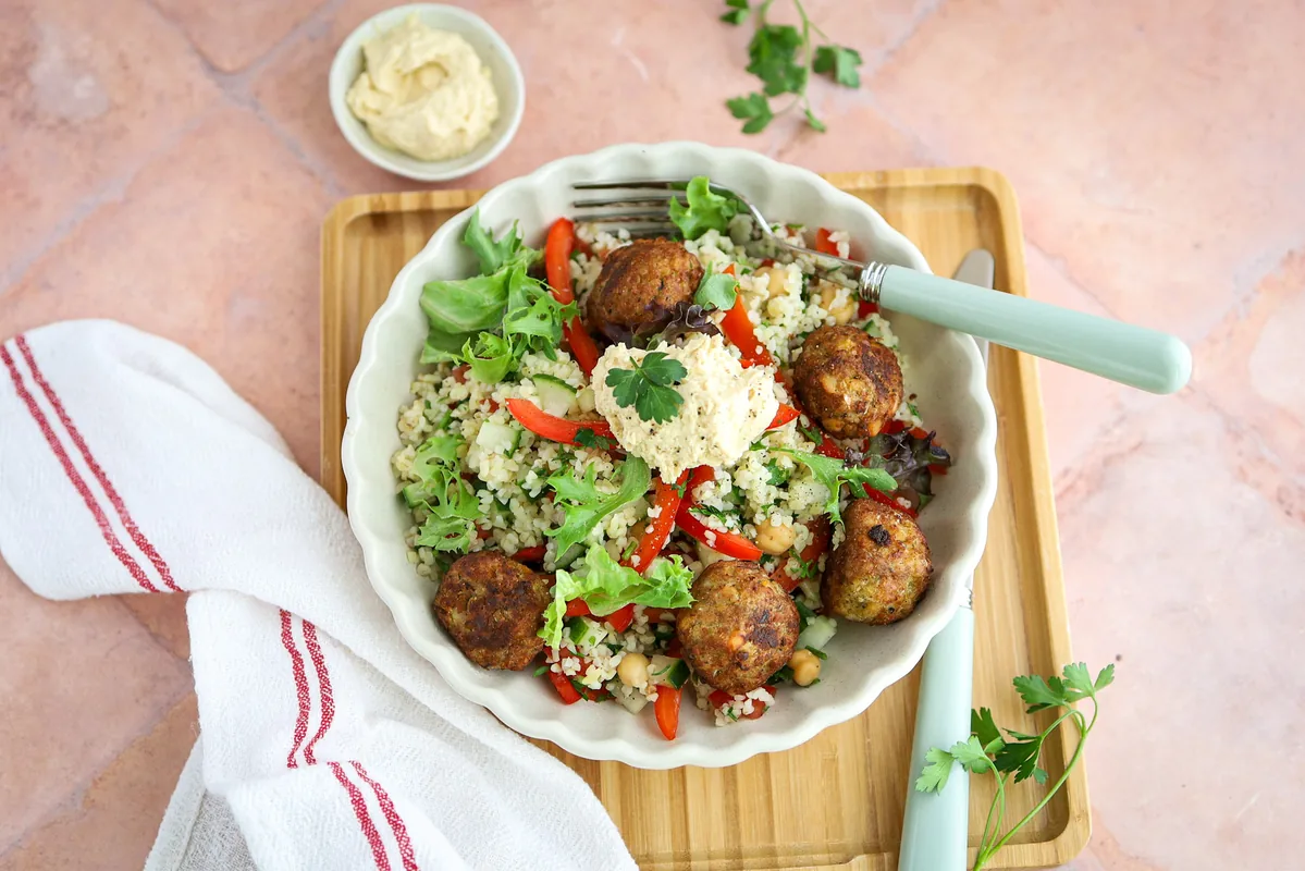 Bulgur Salad with Falafel, Chickpeas & Bell Pepper