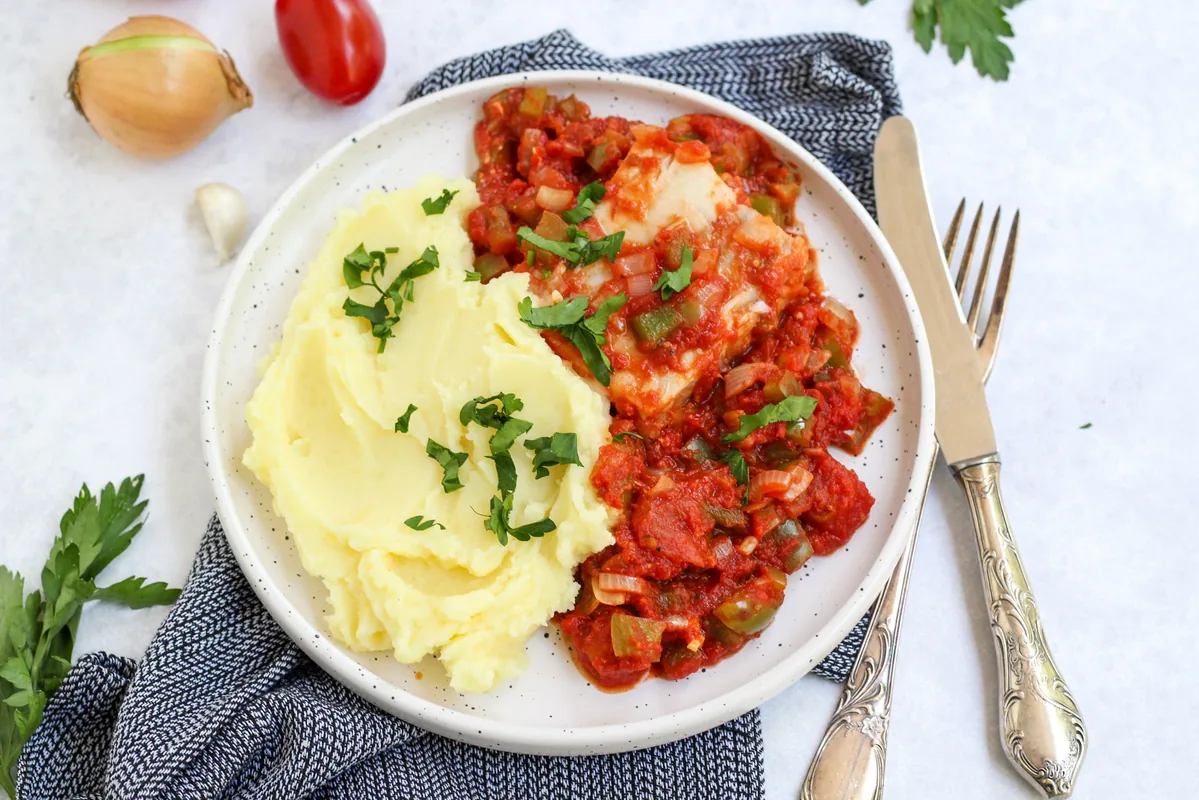 Cod in Tomato Sauce with Mashed Potatoes