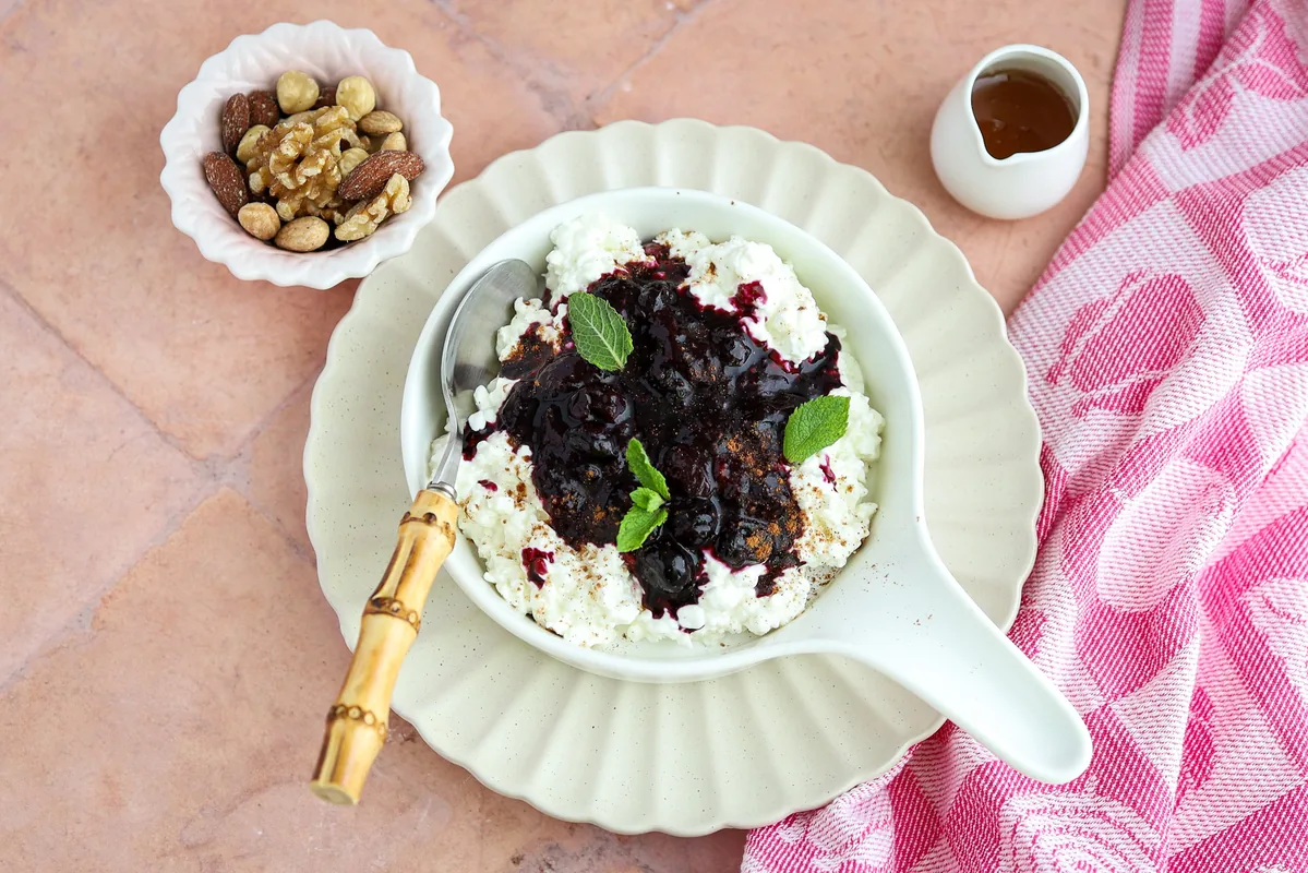 Cottage Cheese Breakfast Bowl with Blueberries, Nuts & Honey