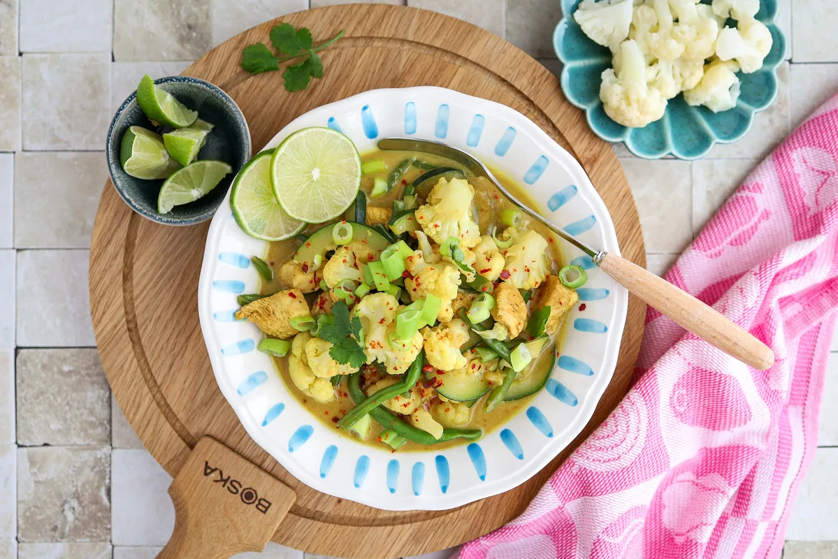 Creamy Curry Chicken with Green Beans & Cauliflower
