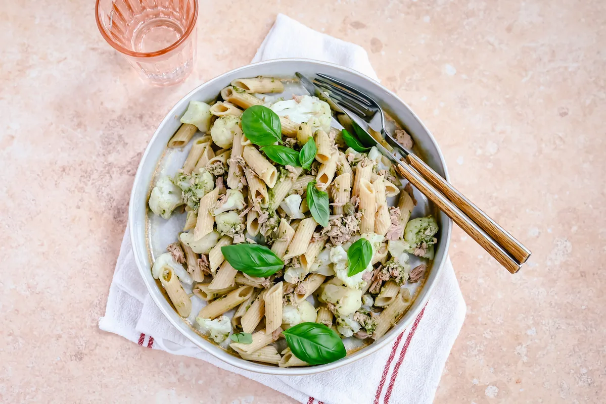 Easy Pasta with Cauliflower, Tuna & Pesto