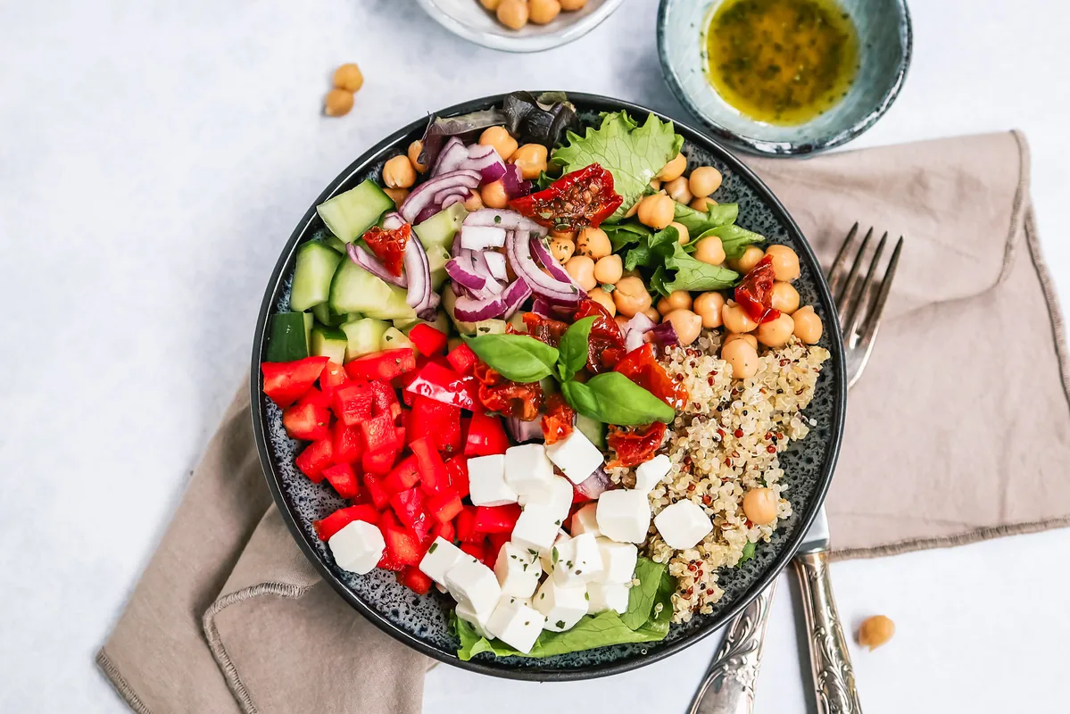 Mediterranean Quinoa Meal Salad