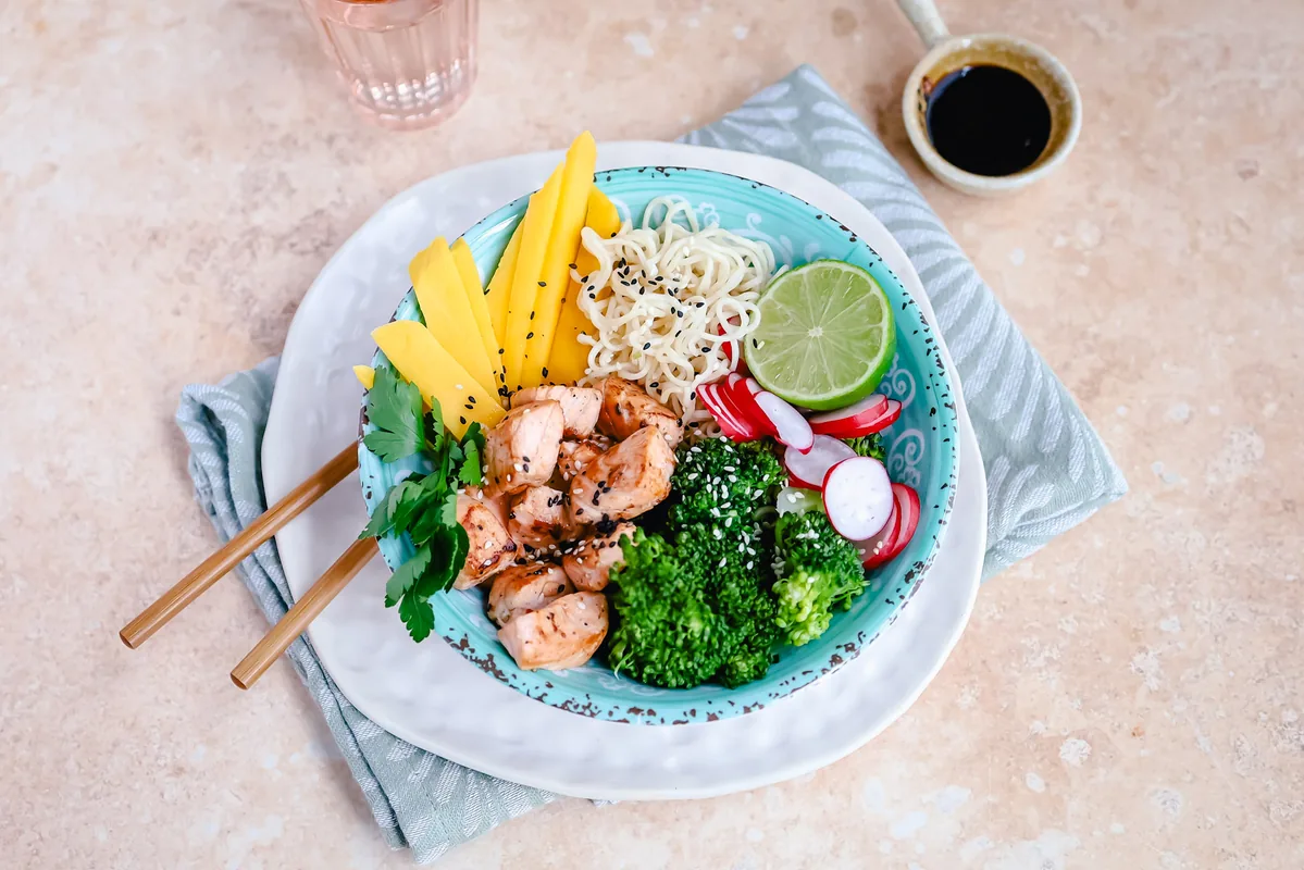 Noodle & Salmon Poke Bowl