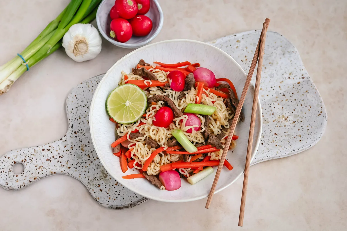 Noodles with Beef, Carrot & Radish