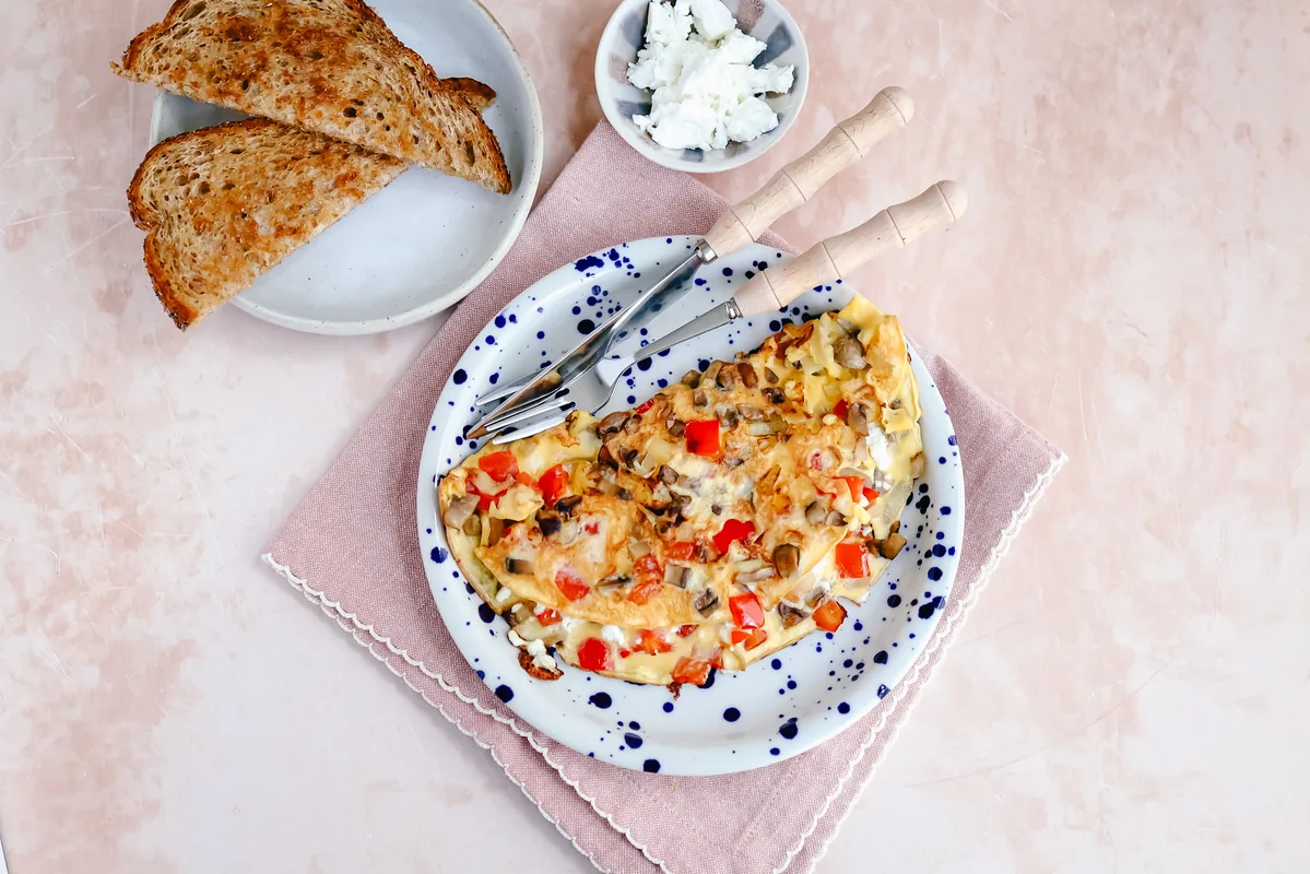 Omelet with Bell Pepper, Mushrooms & Feta