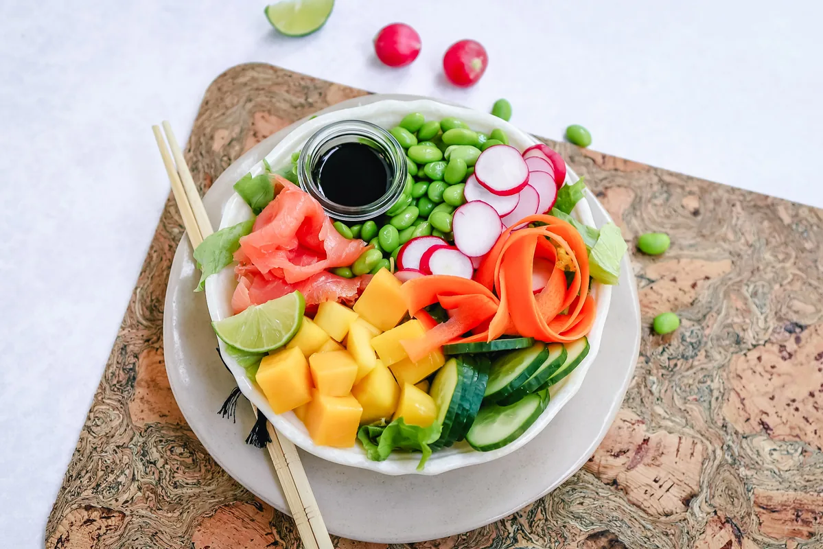 Poke Bowl with Smoked Salmon & Mango