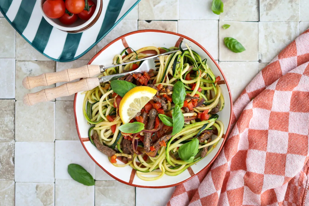 Pulled beef with zucchini noodles