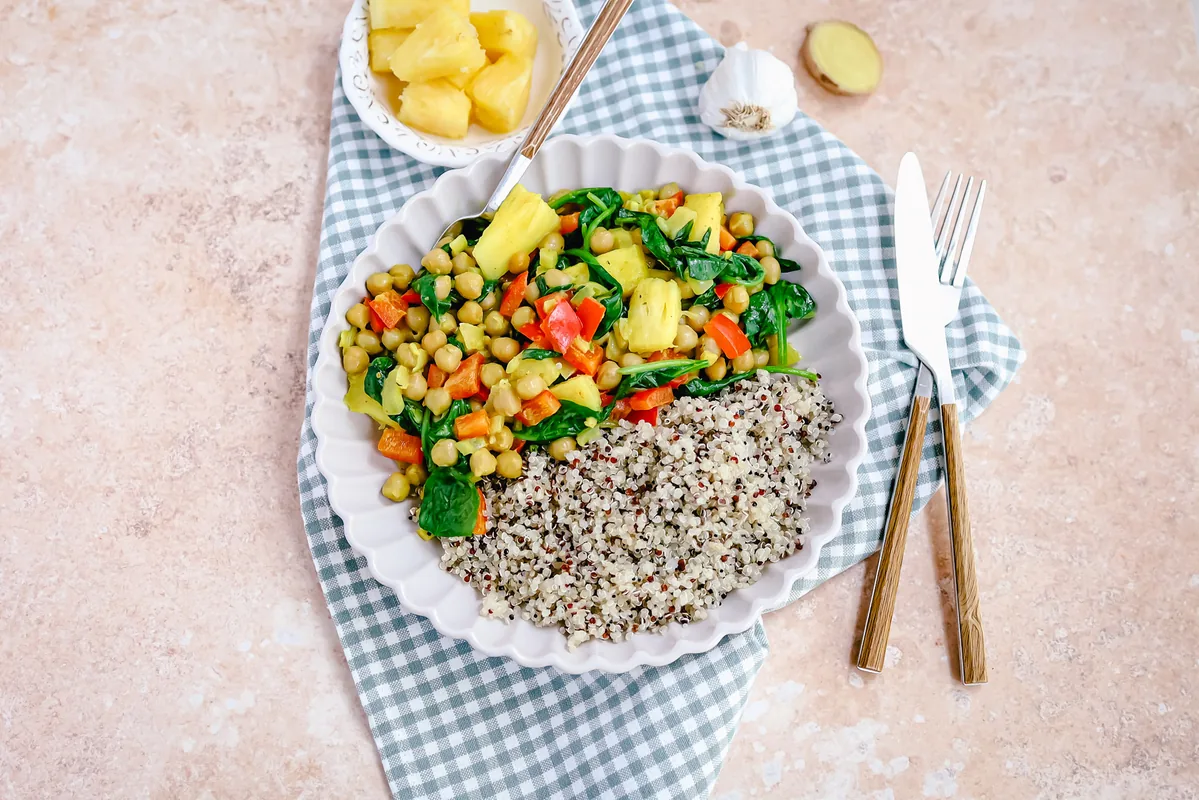Quinoa with Chickpeas-Pineapple Curry