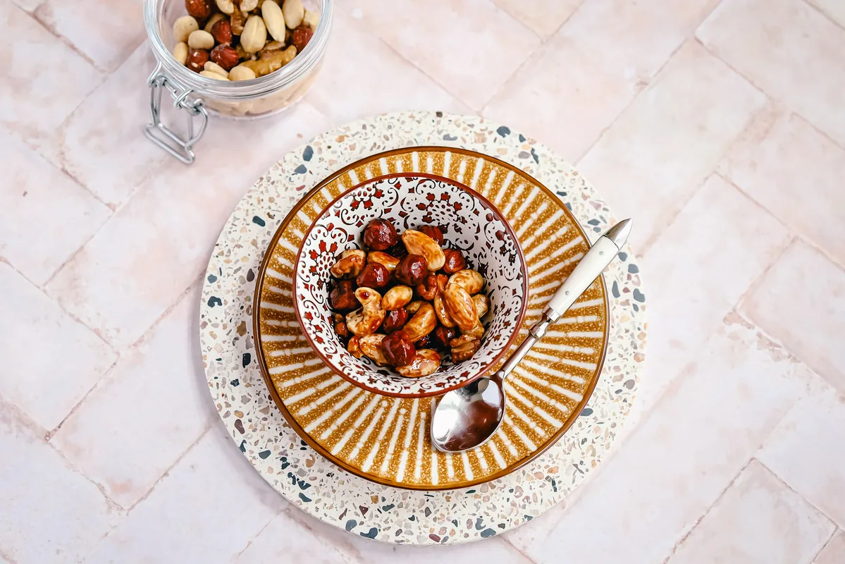 Roasted nuts with soy sauce