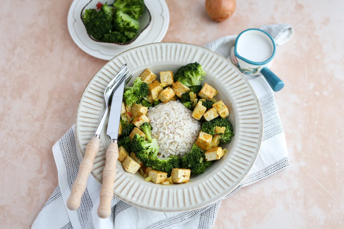 Spicy Tofu Cubes with Broccoli