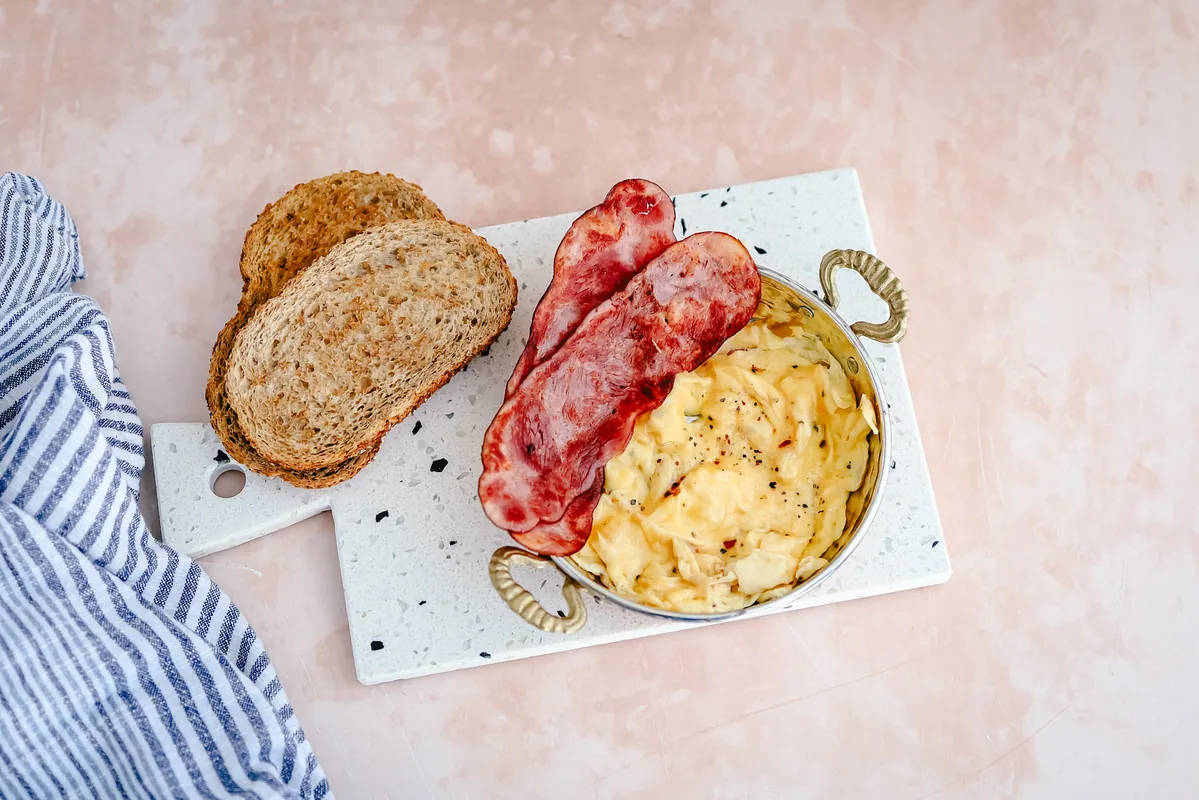 Toast with Crispy Bacon & Scrambled Eggs