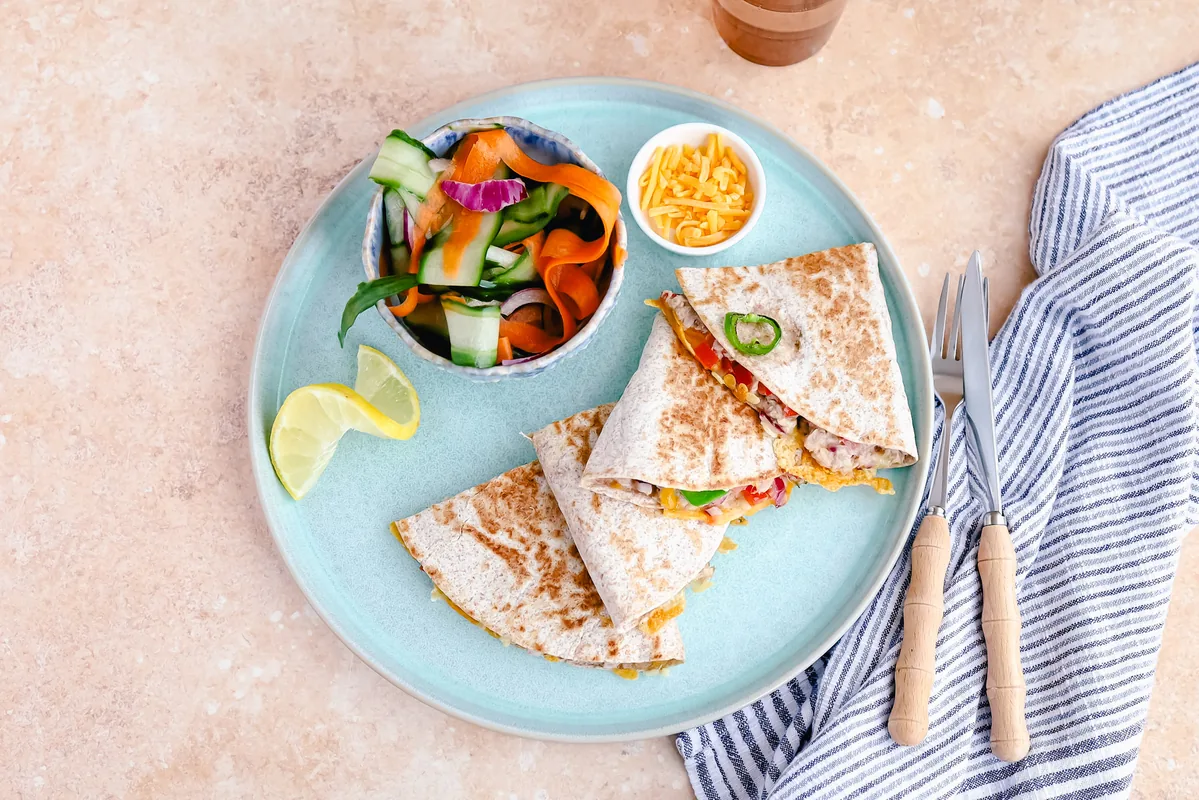 Tuna quesadilla with sweet & sour salad