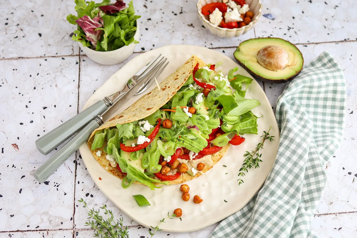 Wrap with Roasted Chickpeas, Hummus & Avocado