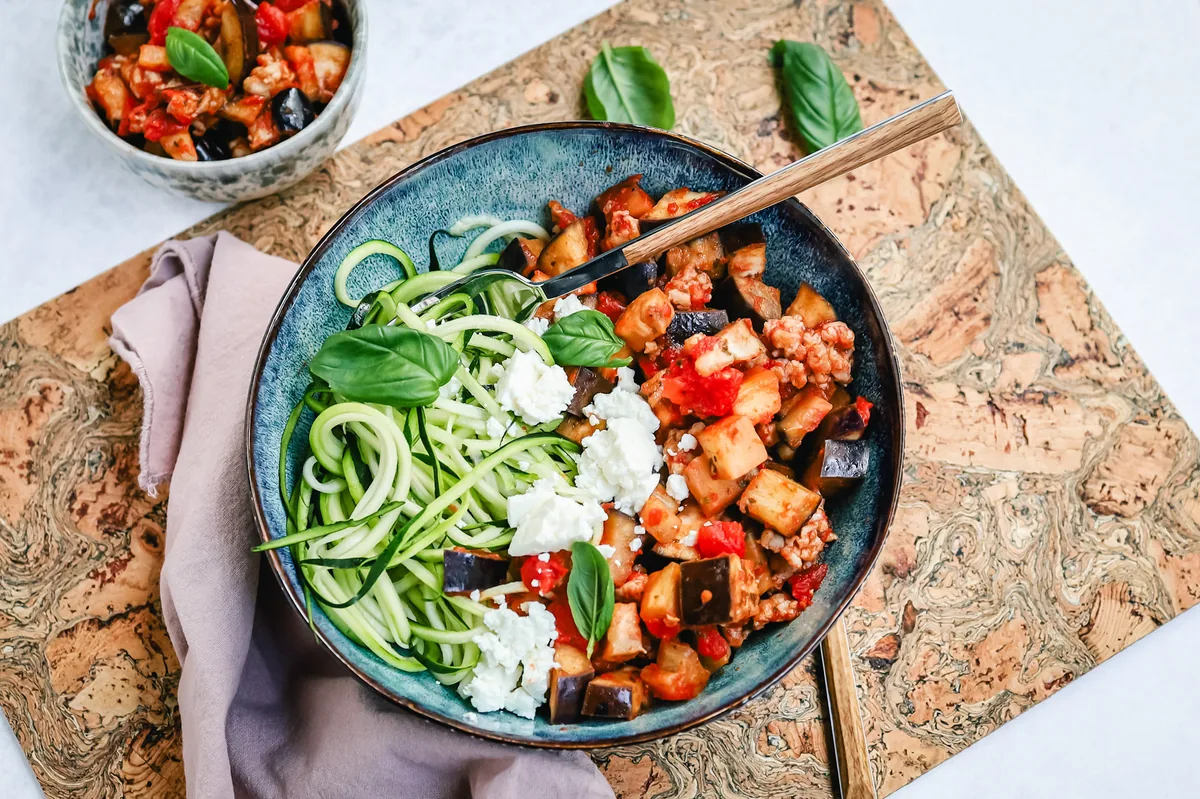 Zoodles with turkey & veggie tomato sauce
